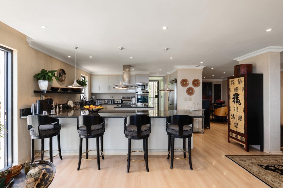 3 Bedroom Property for Sale in Sea Point Western Cape